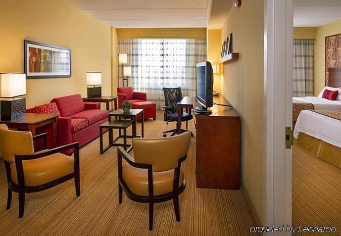 Courtyard Long Island Macarthur Airport Hotel Ronkonkoma Room photo