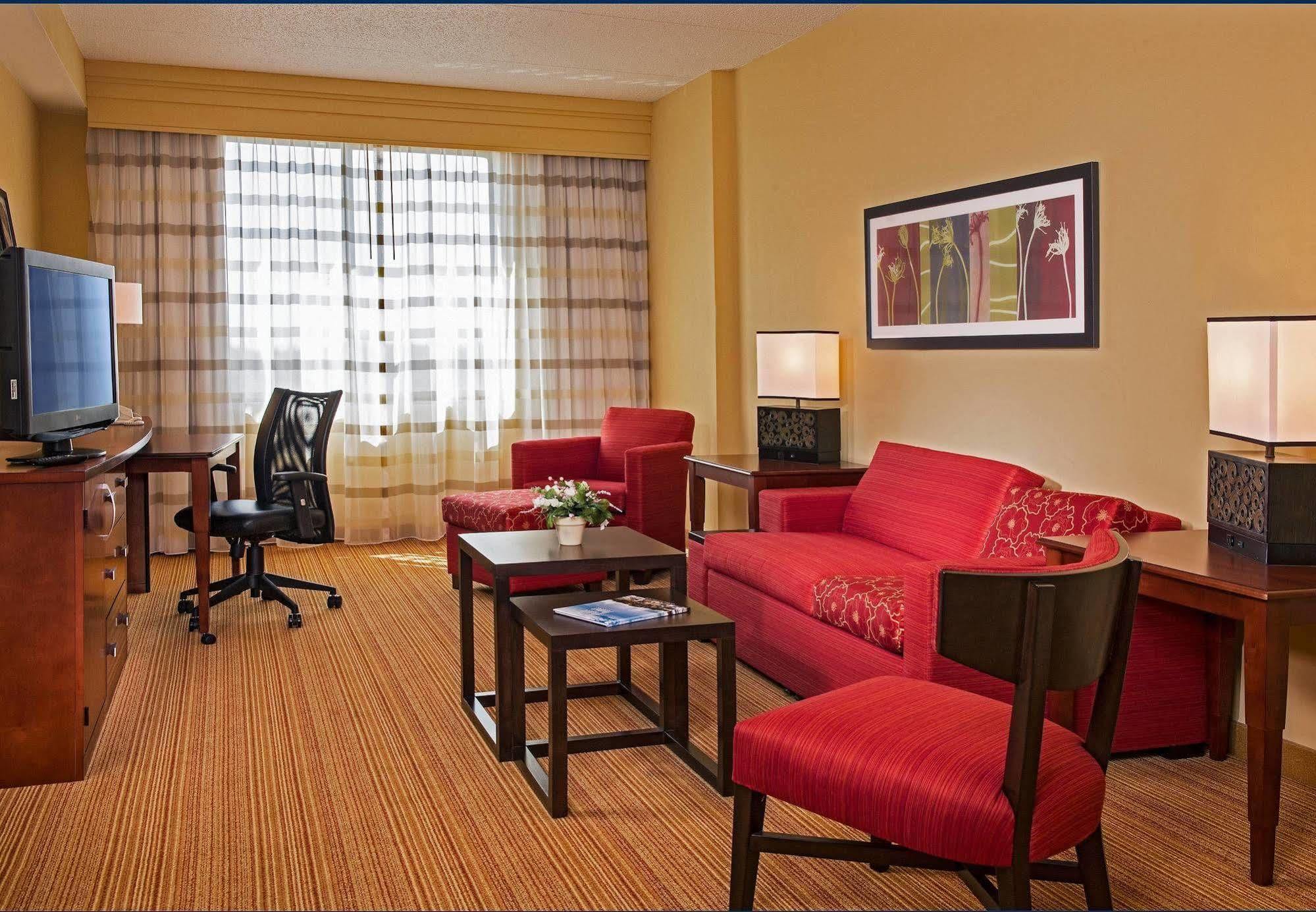 Courtyard Long Island Macarthur Airport Hotel Ronkonkoma Room photo